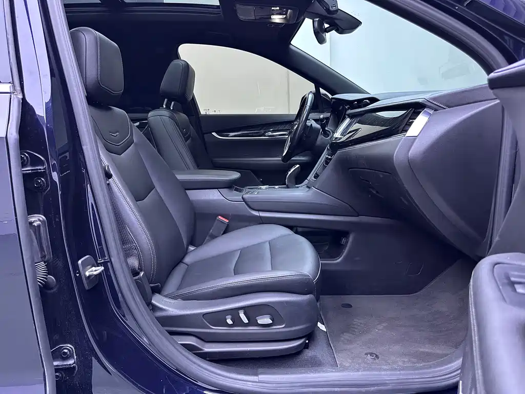 Cadillac XT6 — миниатюра 12