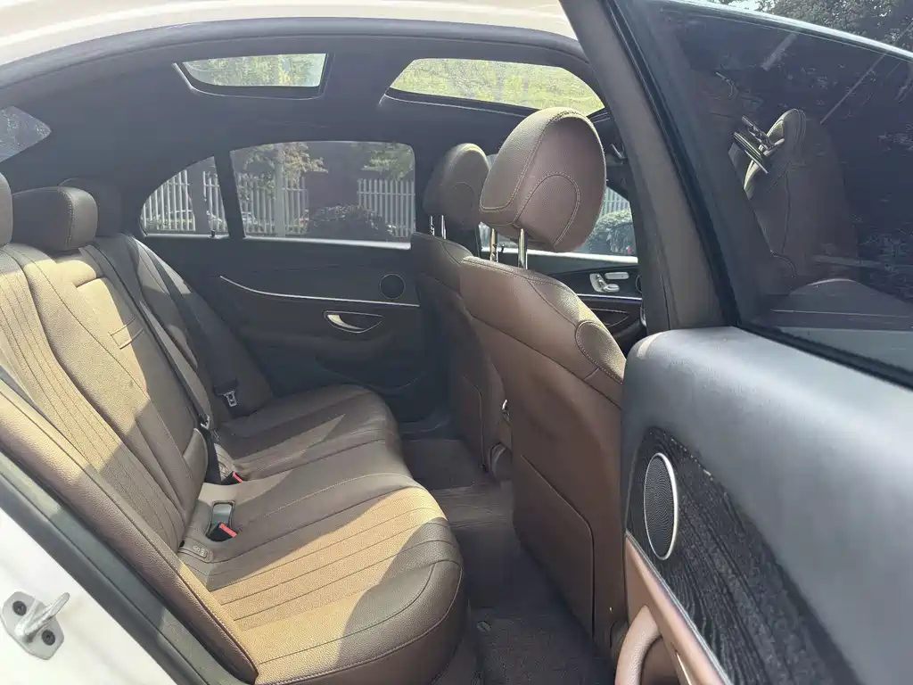 Mercedes-Benz E-Class (Import) — миниатюра 9