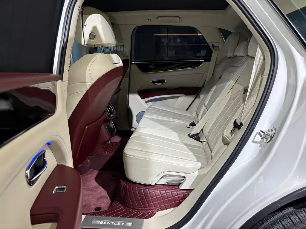 Bentley Bentayga — миниатюра 11