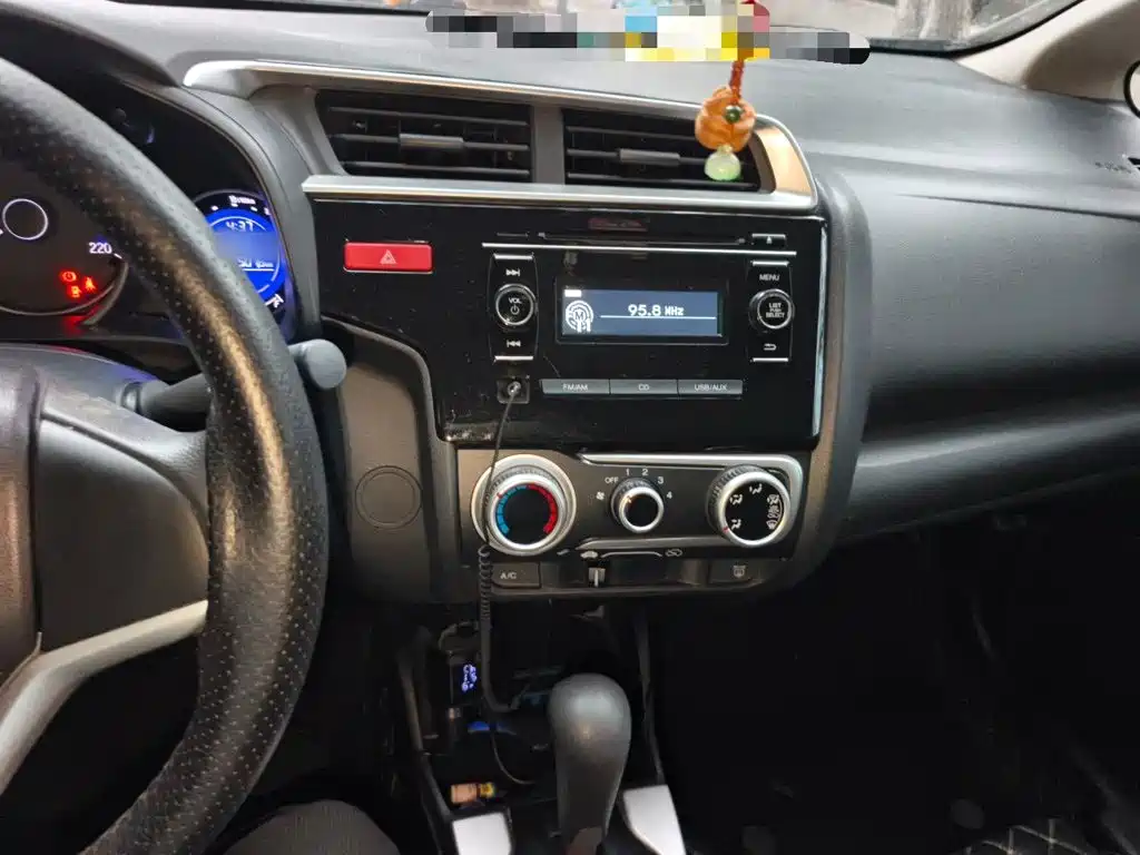 Honda Fit — миниатюра 6