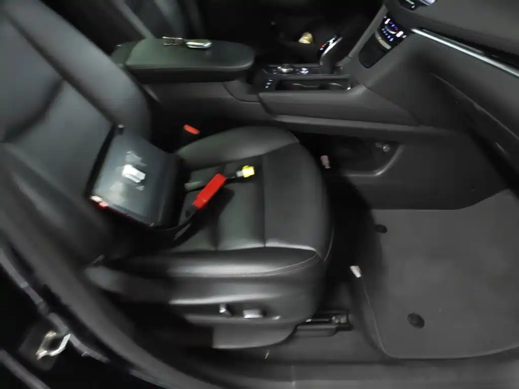 Cadillac XT6 — миниатюра 20