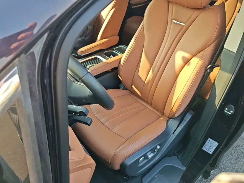 Hongqi Hongqi HQ9 PHEV — миниатюра 15