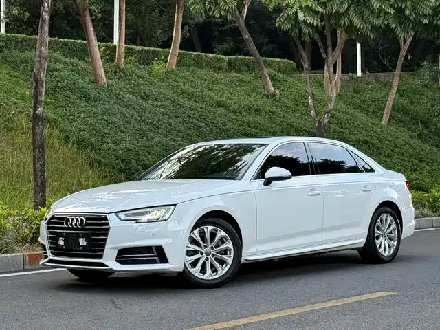 AUDI  A4L 2019