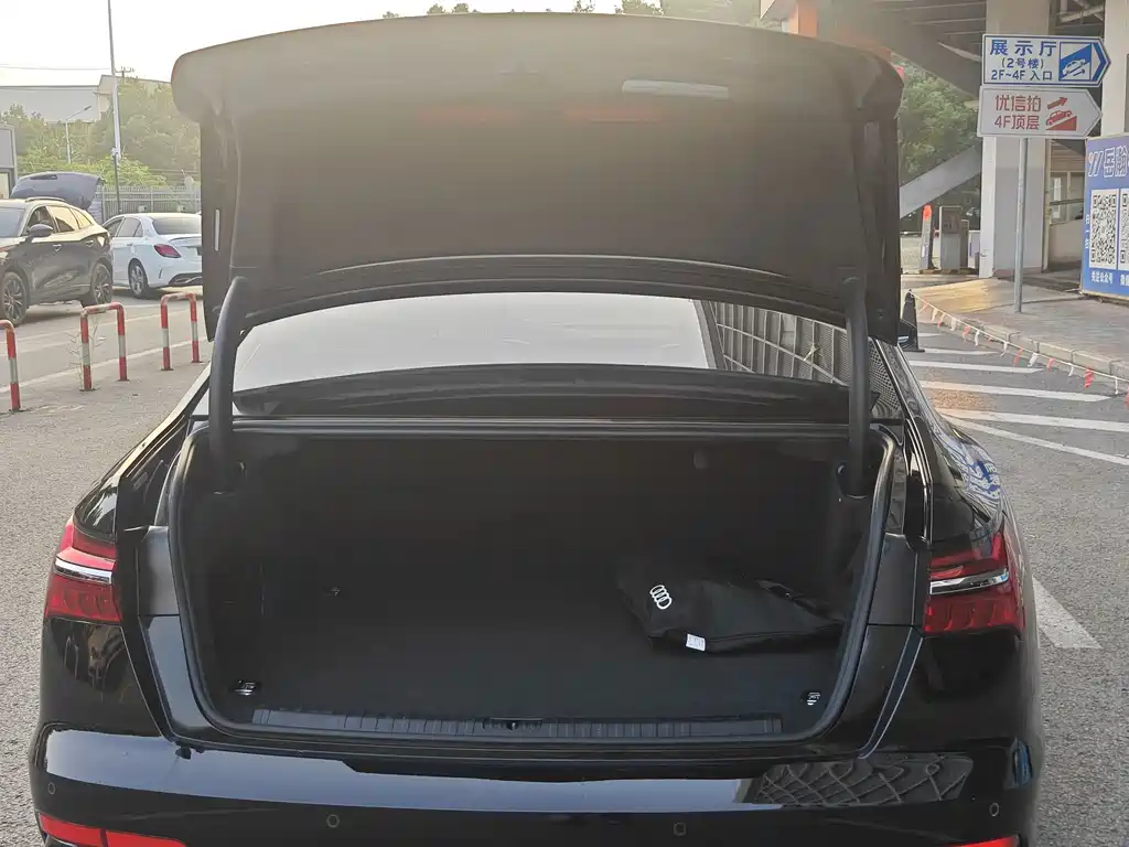 Audi A6L New Energy — миниатюра 16