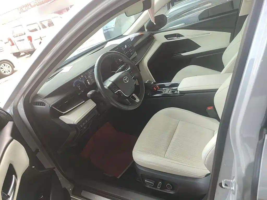 Toyota Camry — миниатюра 15