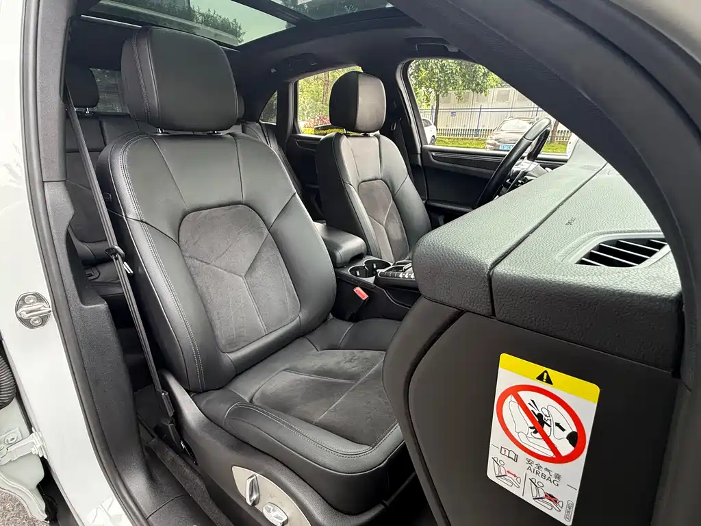 Porsche Macan — миниатюра 10