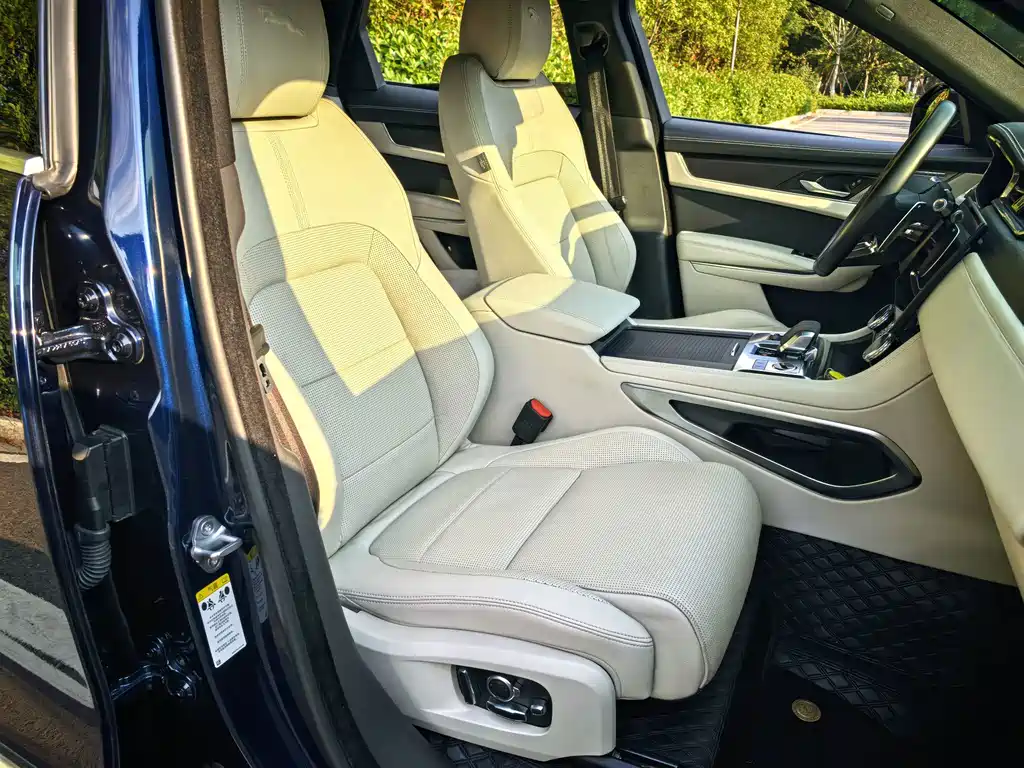 Jaguar F-PACE — миниатюра 12