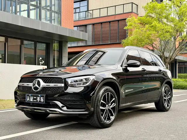MERCEDES-BENZ GLC