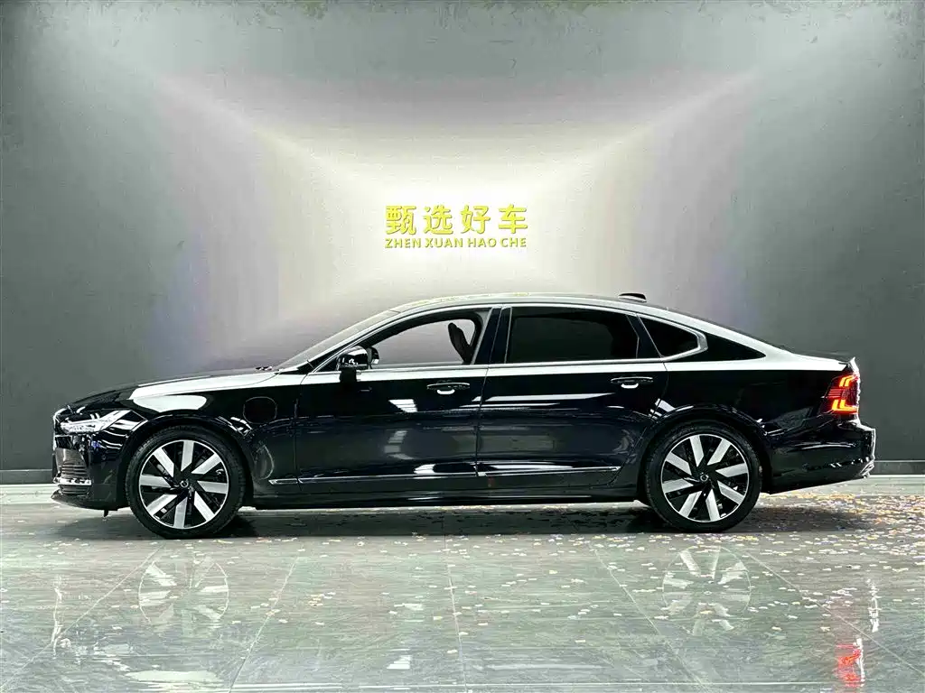 VOLVO S90 PLUG IN HYBRID