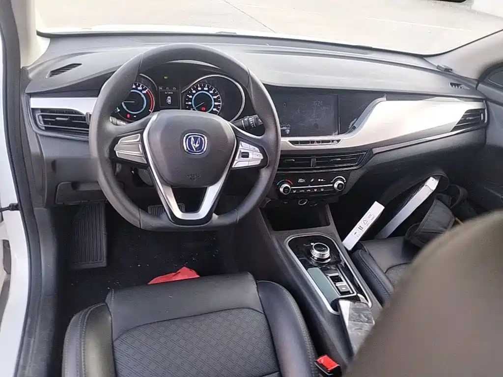 Changan Eado New Energy — миниатюра 10