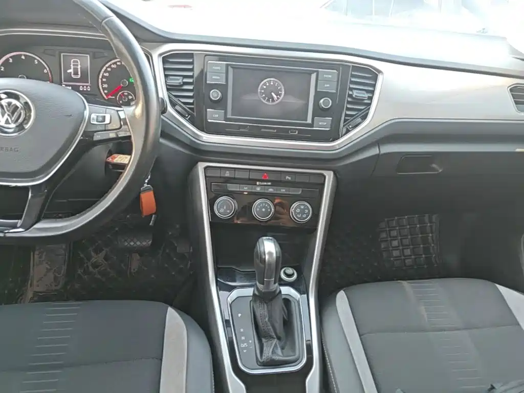 Volkswagen T-Roc — миниатюра 10