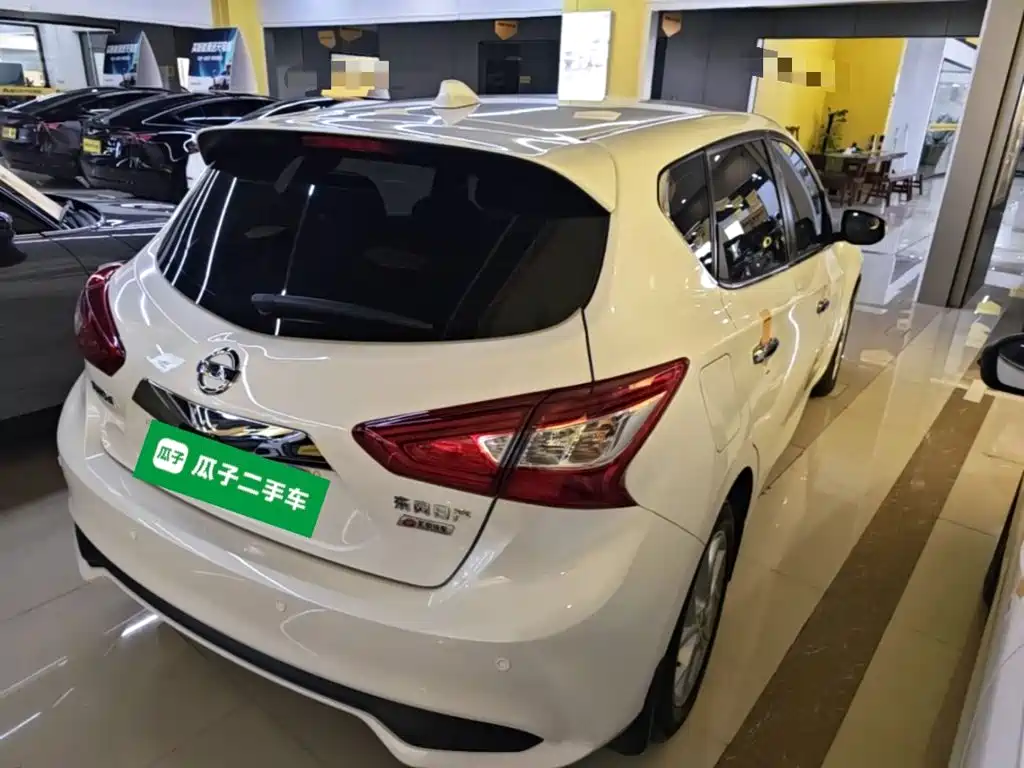 Nissan Tiida — миниатюра 7
