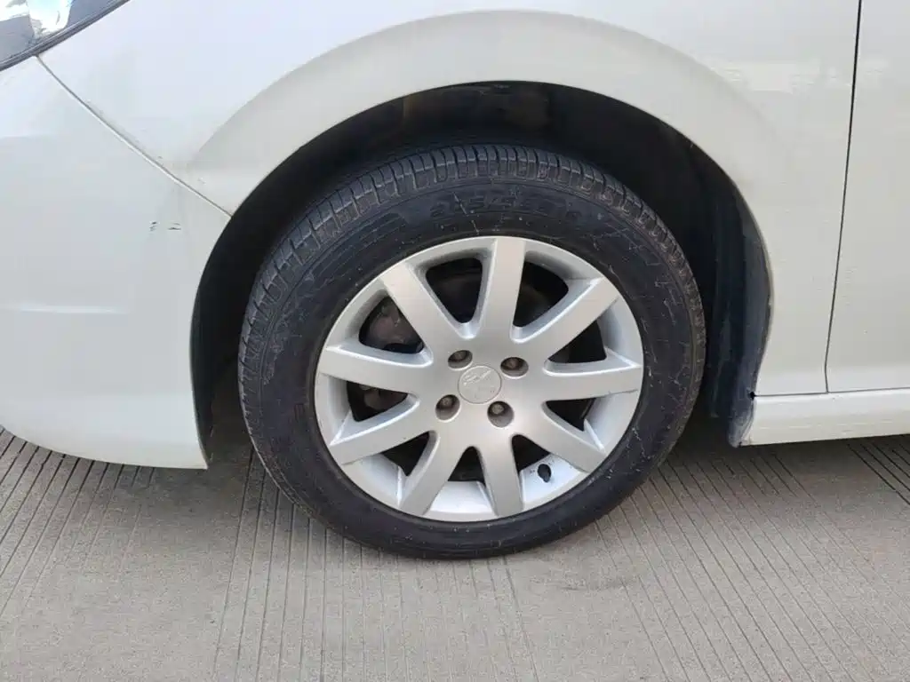 Peugeot 308 — миниатюра 23