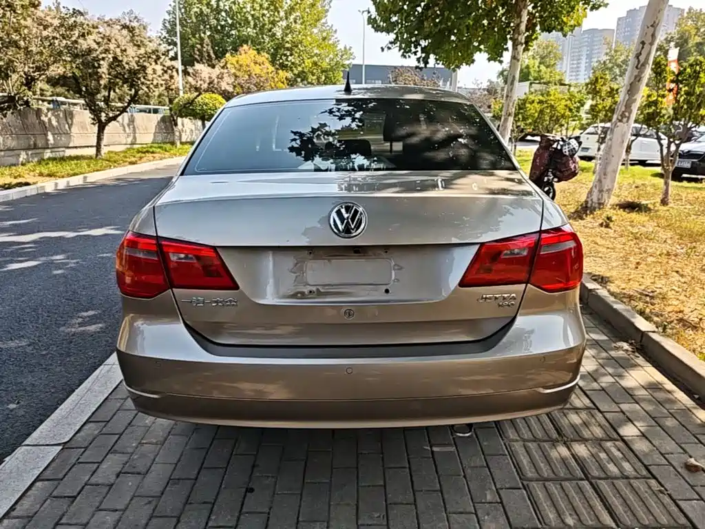 Volkswagen Jetta — миниатюра 6