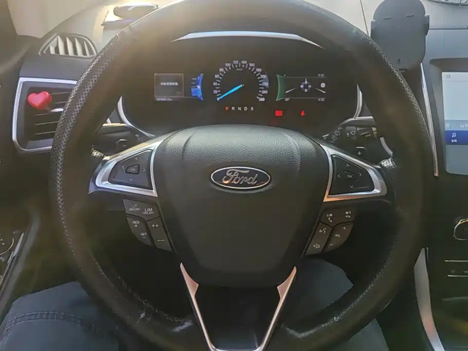 Ford Edge — миниатюра 15