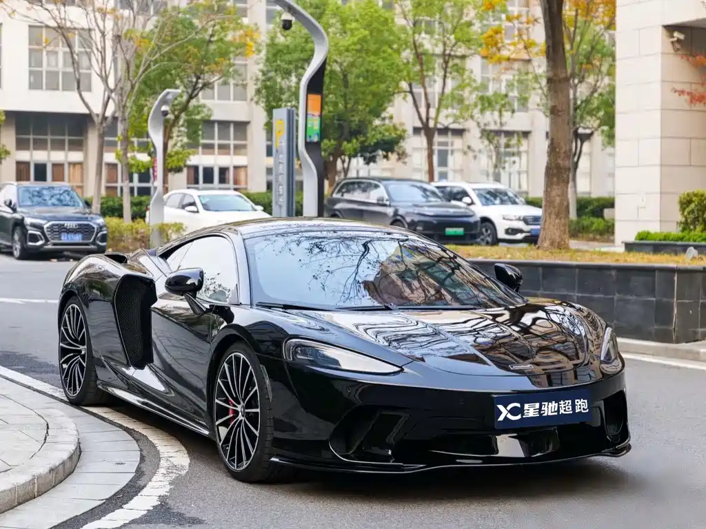 MCLAREN GT