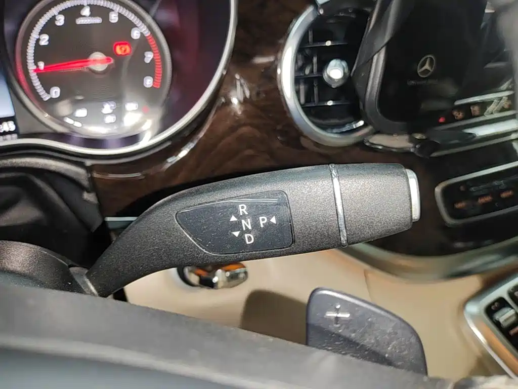 Mercedes-Benz V-Class — миниатюра 14