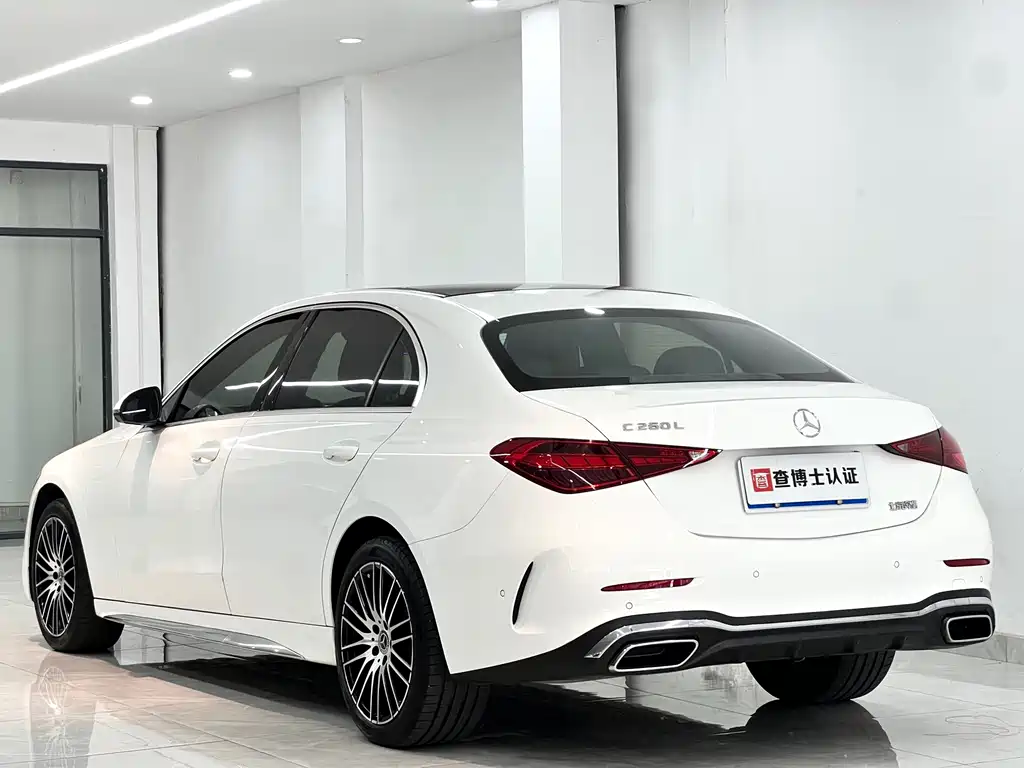 Mercedes-Benz C-Class — миниатюра 12
