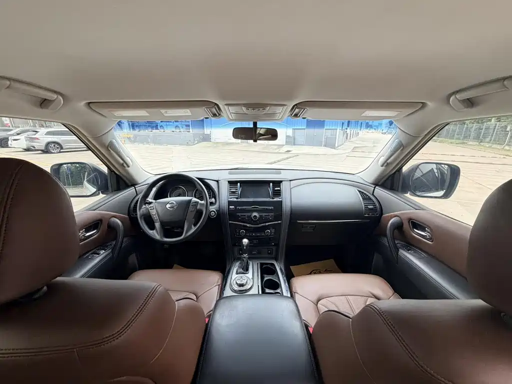 Nissan Patrol — миниатюра 6