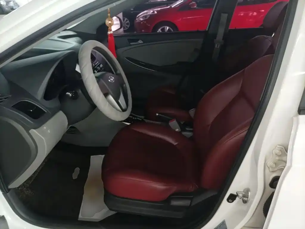 Hyundai Verna — миниатюра 15