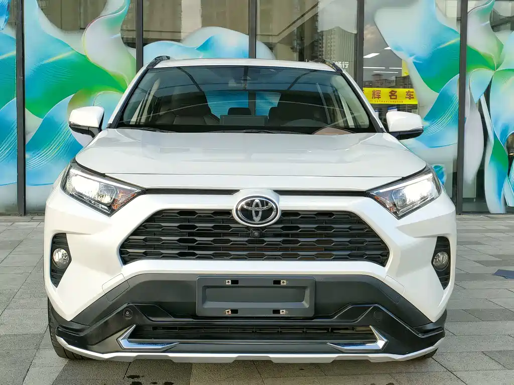 Toyota RAV4 — миниатюра 3
