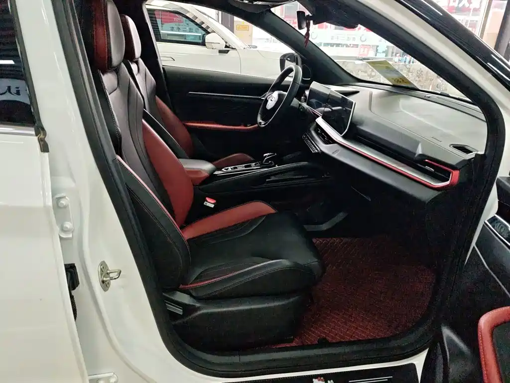 Geely Binyue — миниатюра 3