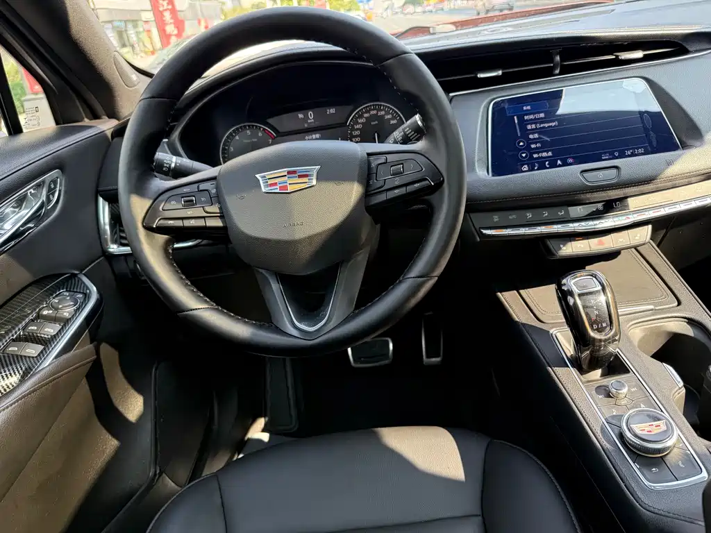 CADILLAC XT4