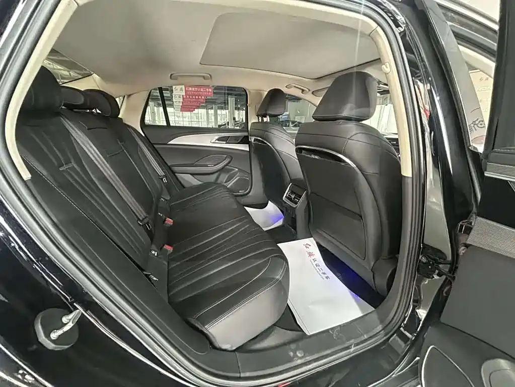 Hongqi Hongqi H5 — миниатюра 6