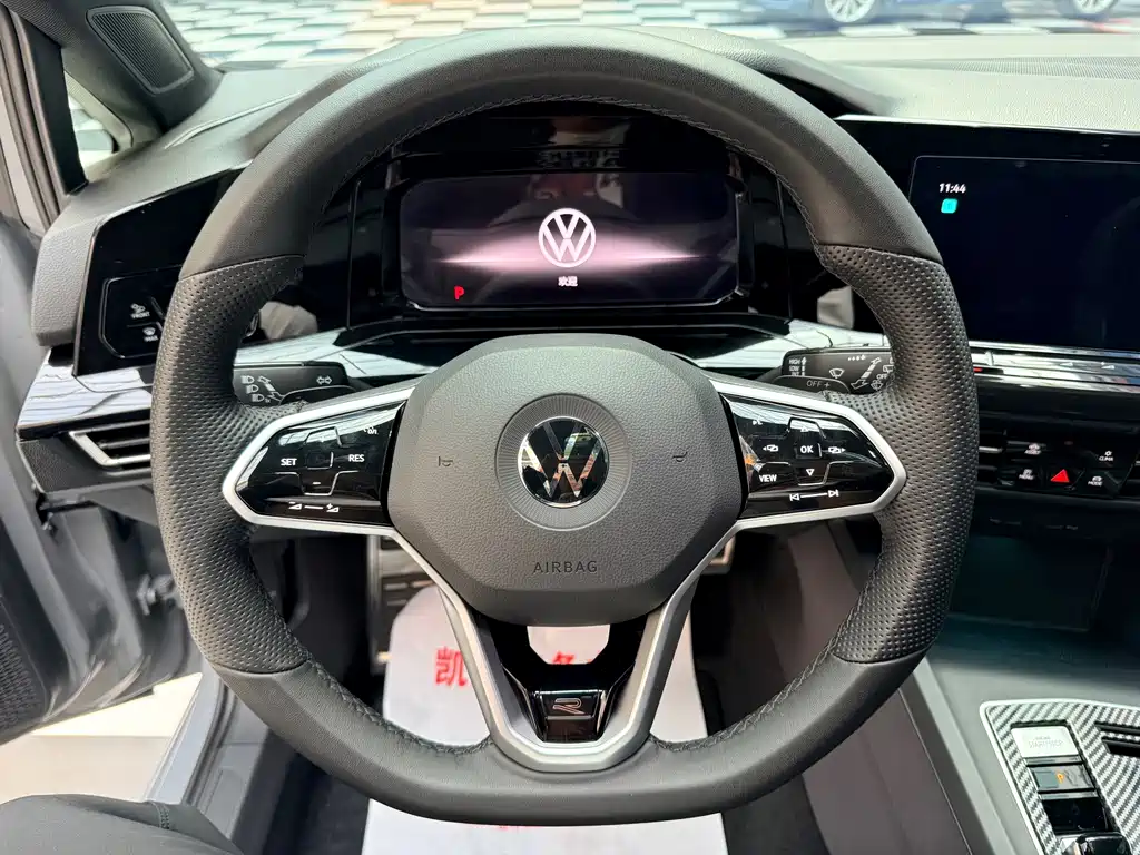 Volkswagen Golf — миниатюра 10