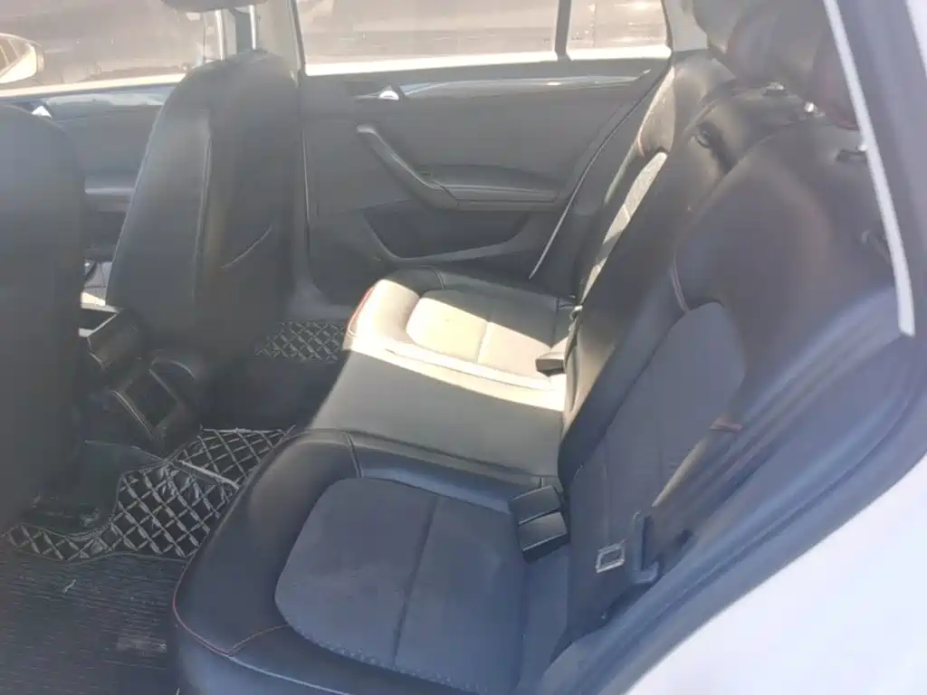 Volkswagen Santana — миниатюра 22