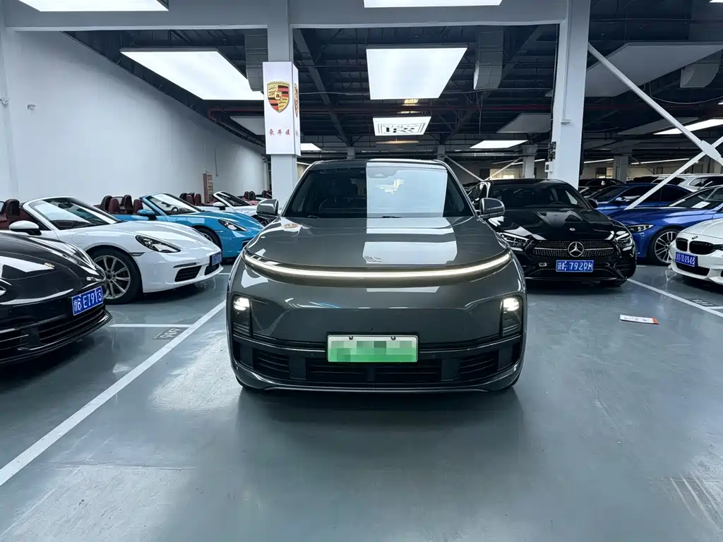 Li Auto L8 2023 Pro