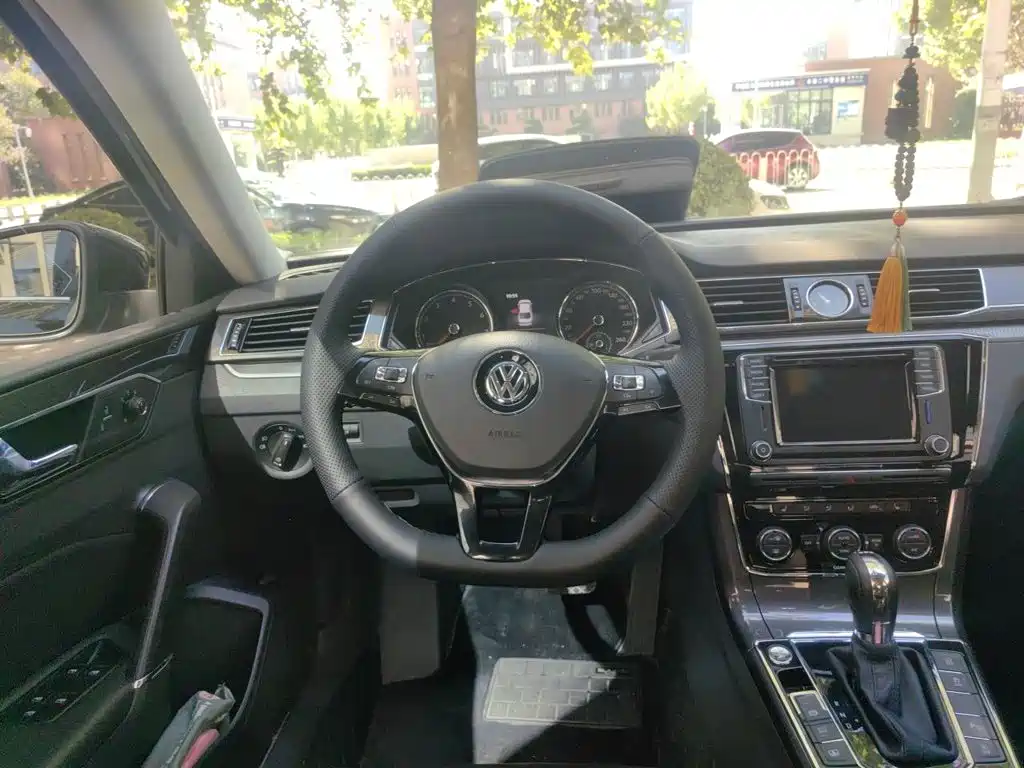 Volkswagen Passat — миниатюра 3