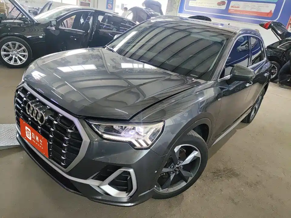 Купить Audi Q3