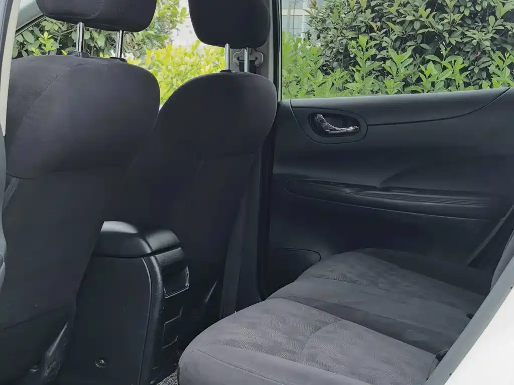 Nissan Tiida — миниатюра 2