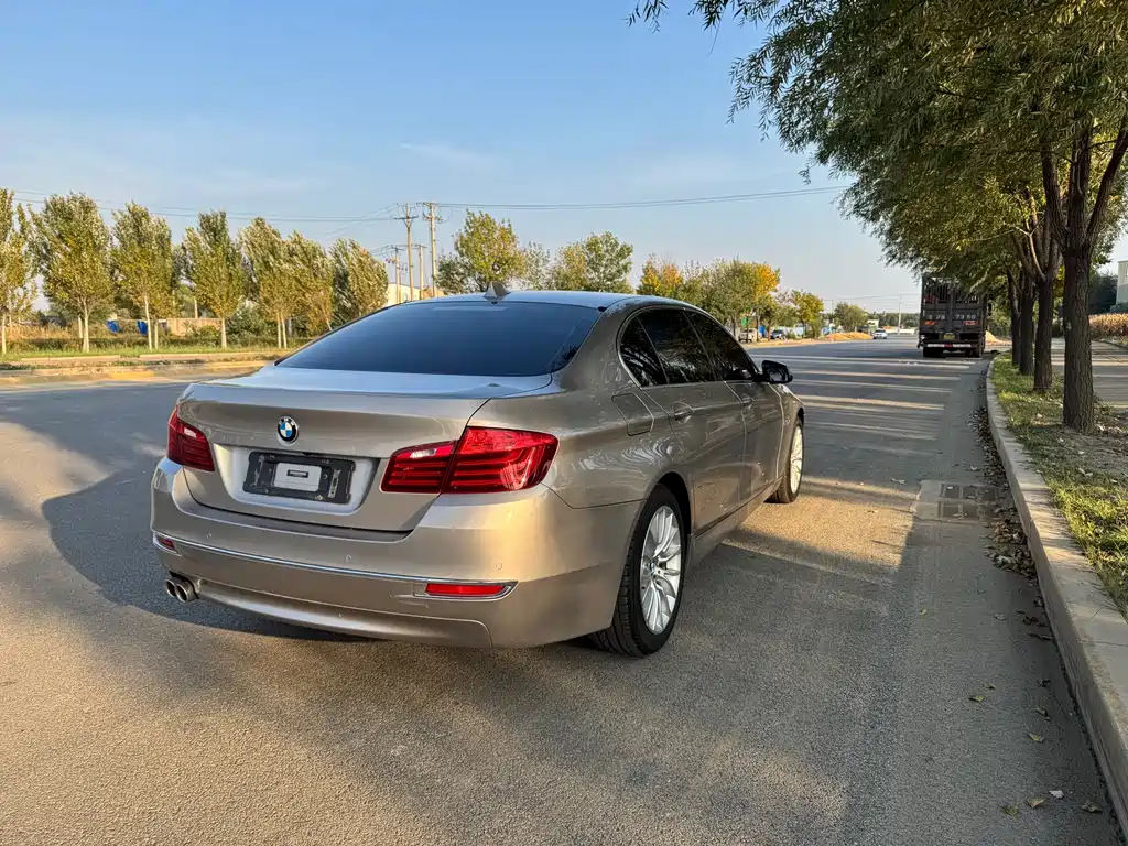 BMW 5 Series — миниатюра 9
