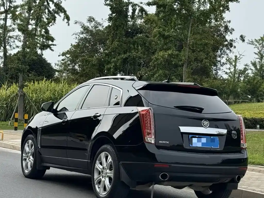 Cadillac SRX — миниатюра 4