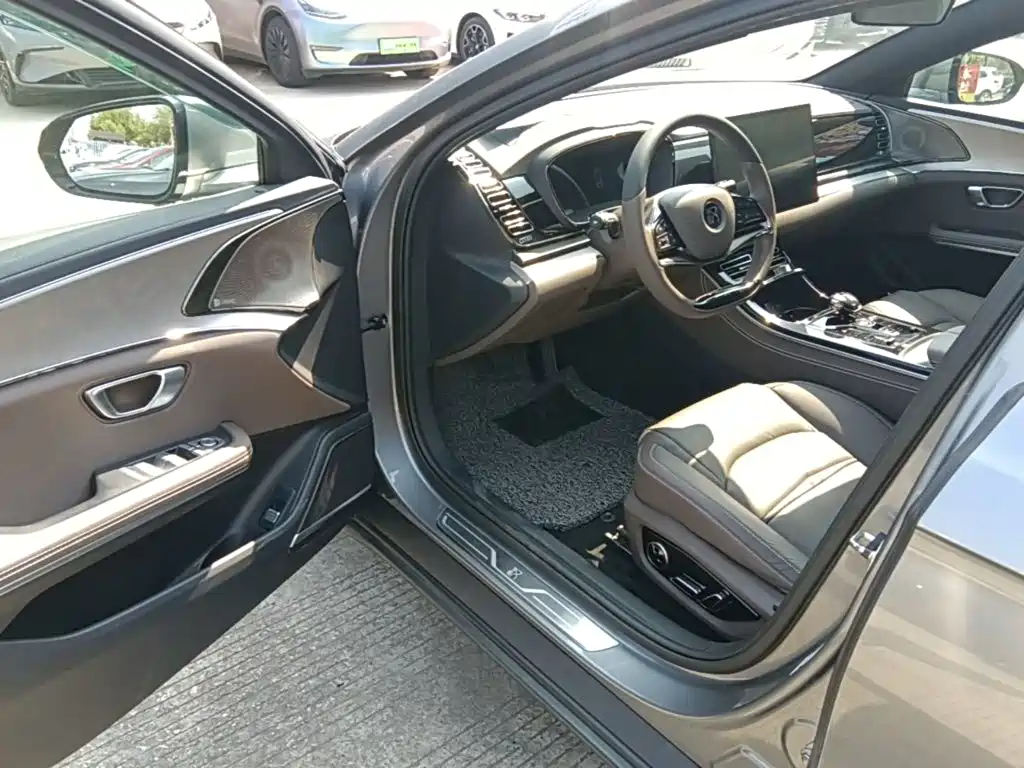 BYD Han — миниатюра 16