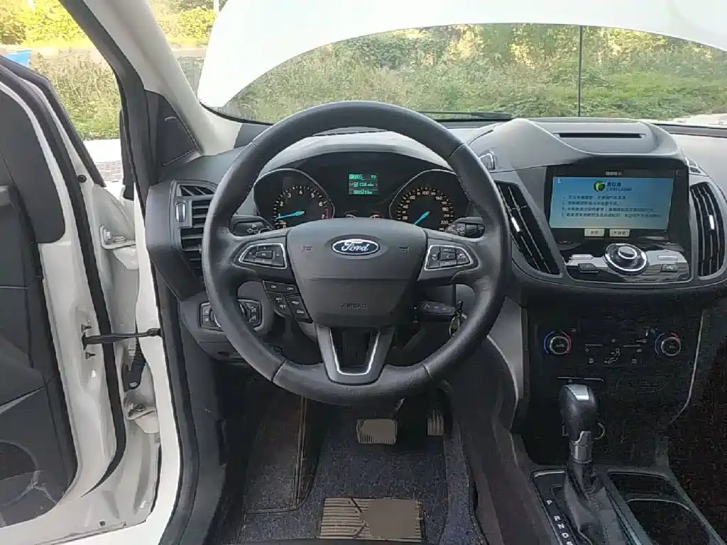 Ford Kuga — миниатюра 11