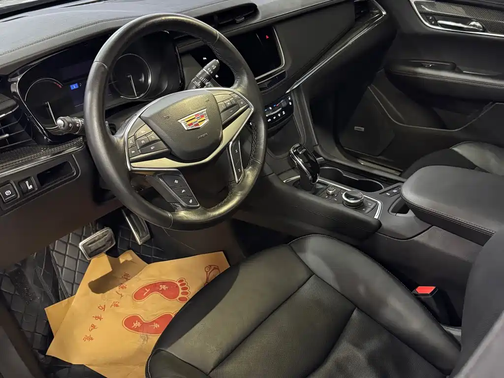 Cadillac XT5 — миниатюра 6