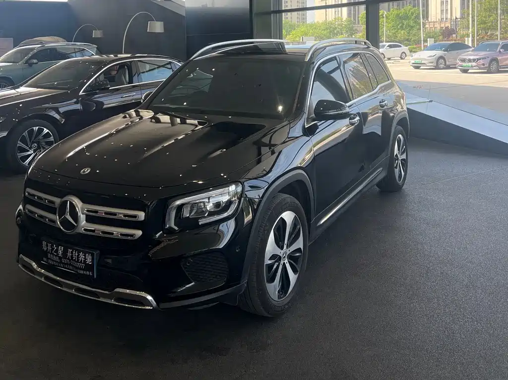 Mercedes-Benz GLB 2023