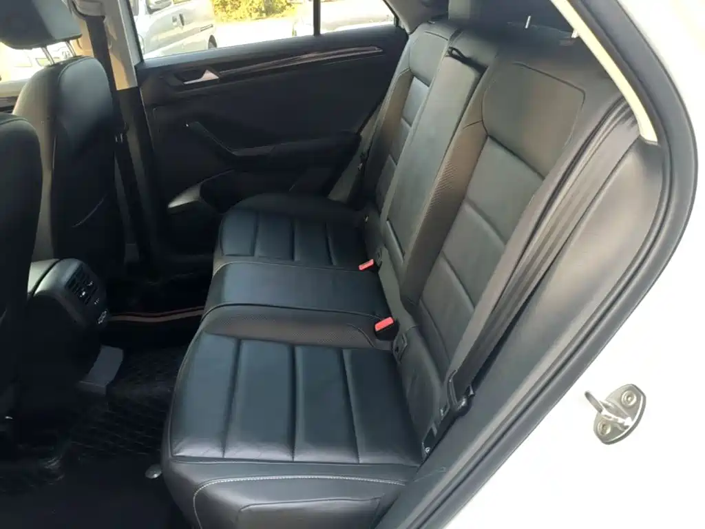 Volkswagen T-Roc — миниатюра 17