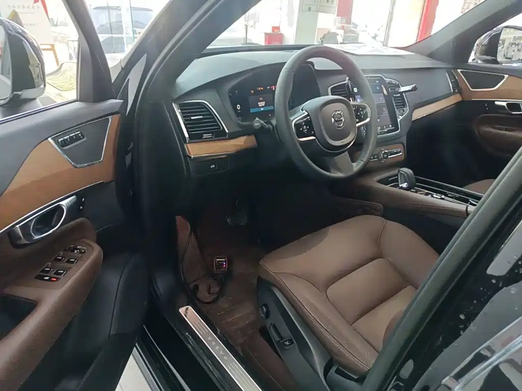 Volvo XC90 — миниатюра 16