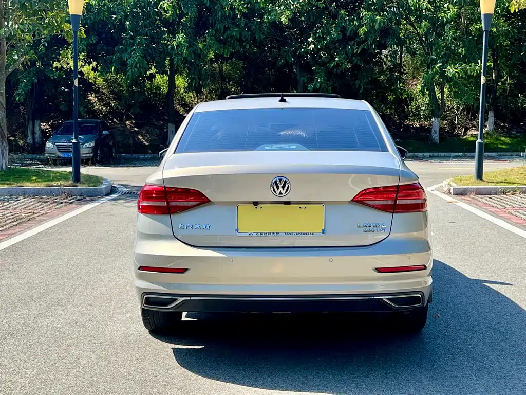 Volkswagen Lavida — миниатюра 5