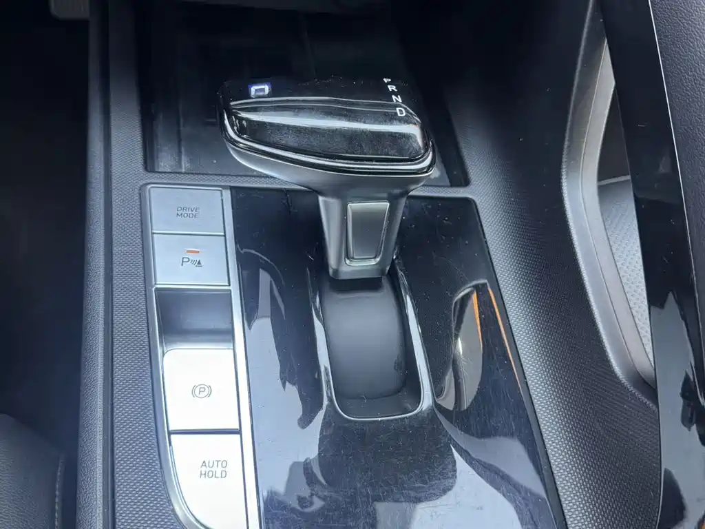 Hyundai Elantra — миниатюра 22