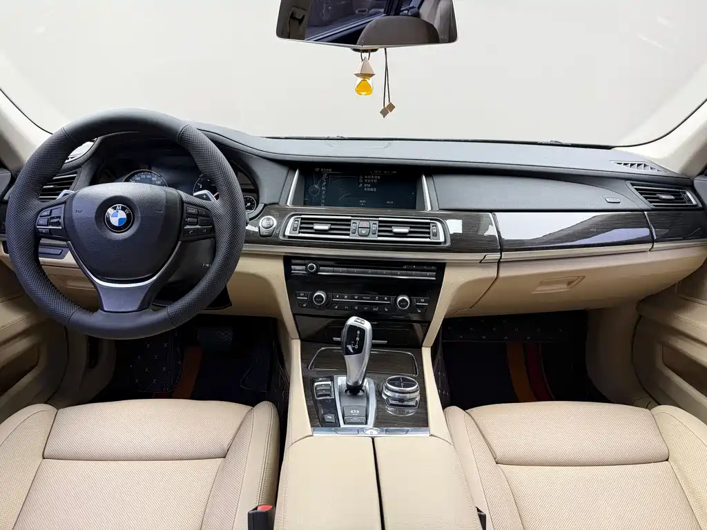 BMW 7 Series 7 2013 740Li Lead