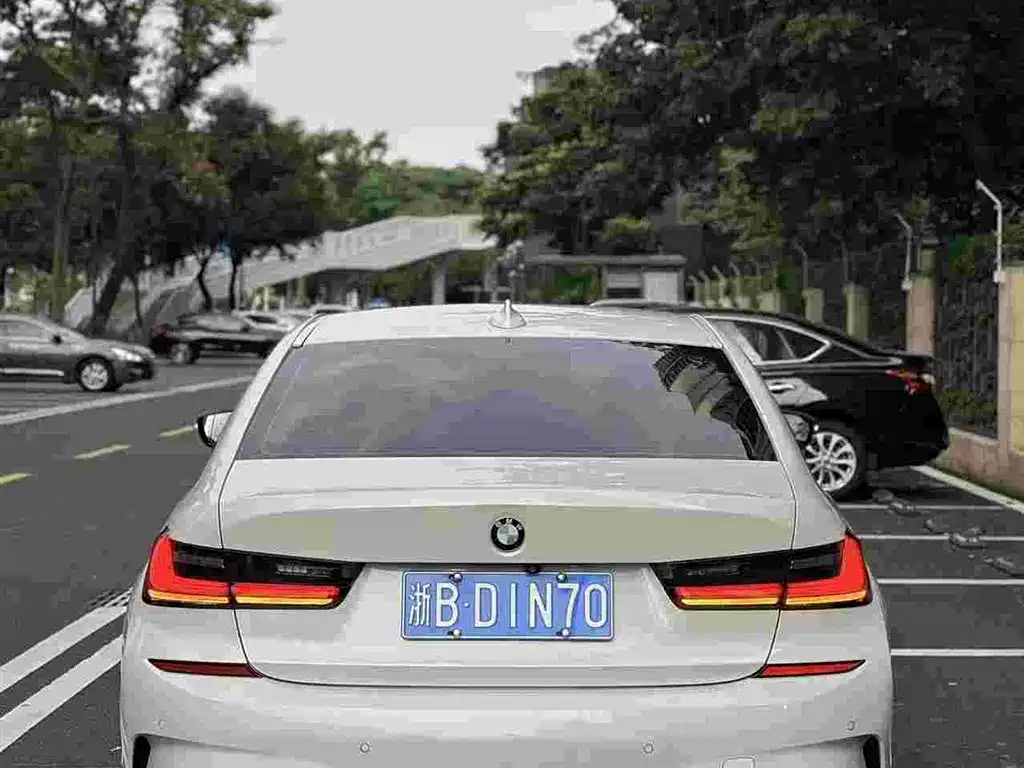 BMW 3 Series — миниатюра 4