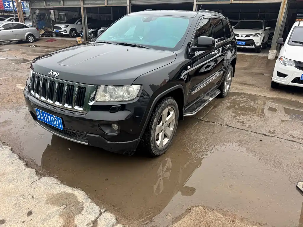 Jeep Grand Cherokee (Import) 2013