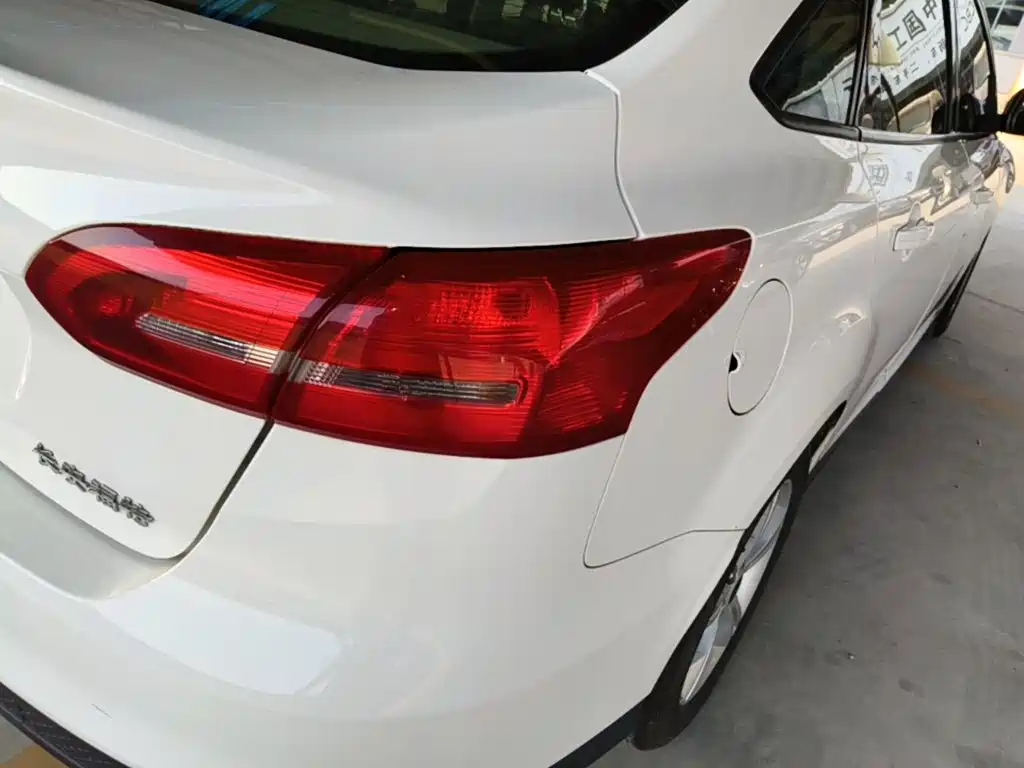 Ford Focus — миниатюра 8