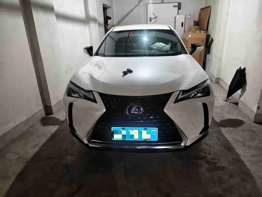 Lexus UX 2022