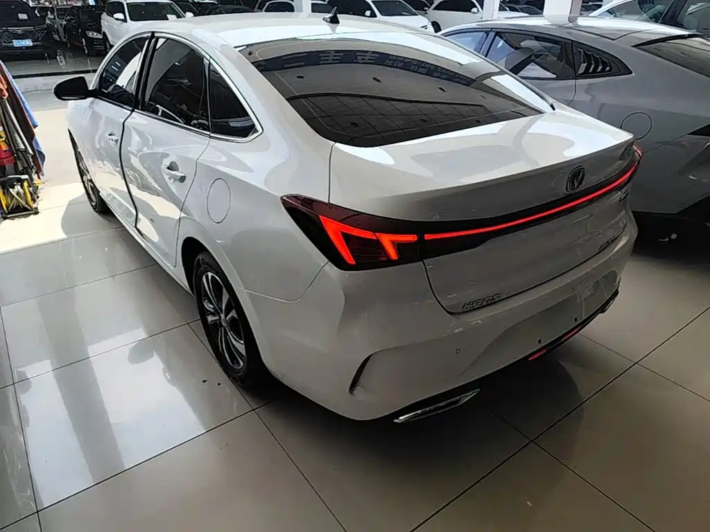 Changan Eado — миниатюра 5